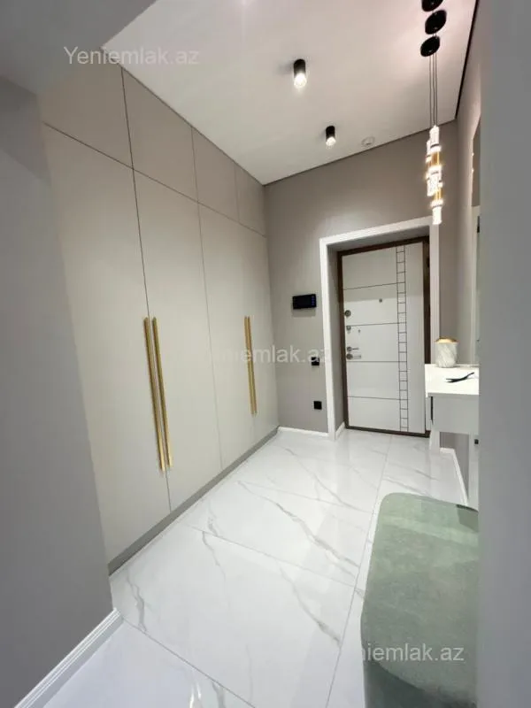 Satılır 3 otaqlı yeni tikili 110 m²