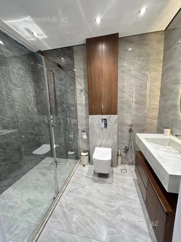 Satılır 3 otaqlı yeni tikili 110 m²