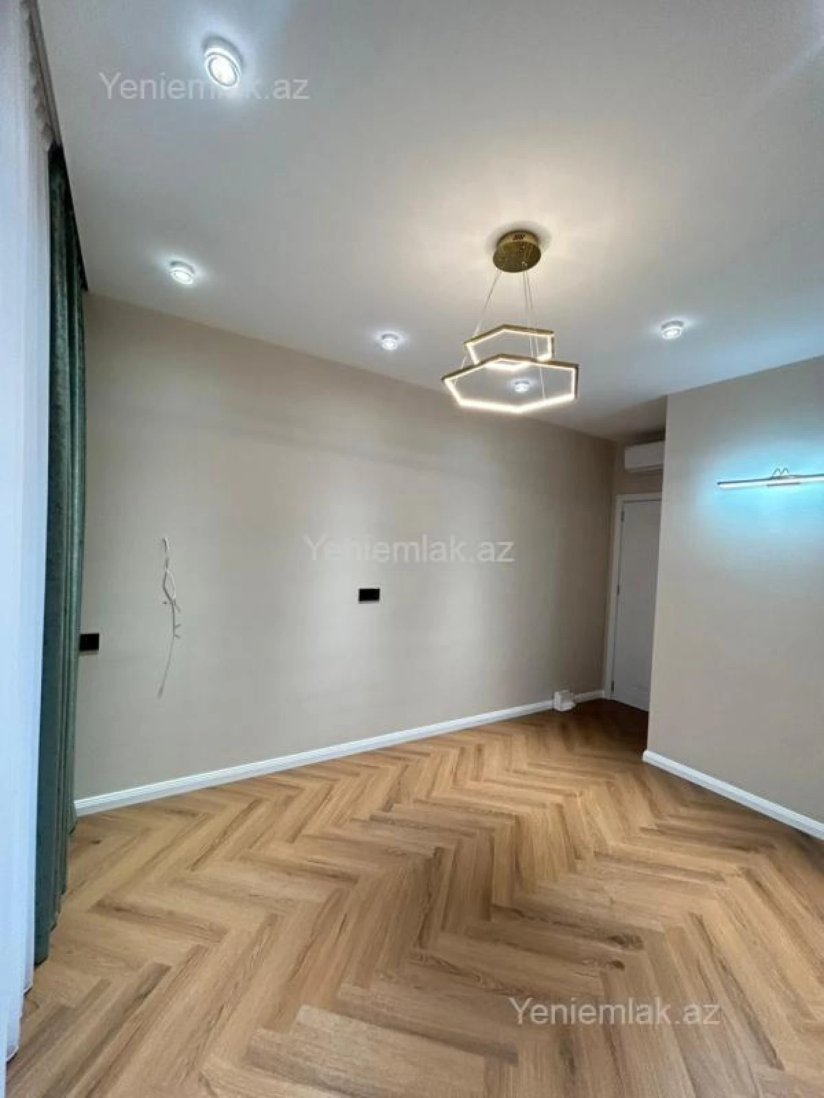 Satılır 3 otaqlı yeni tikili 110 m²