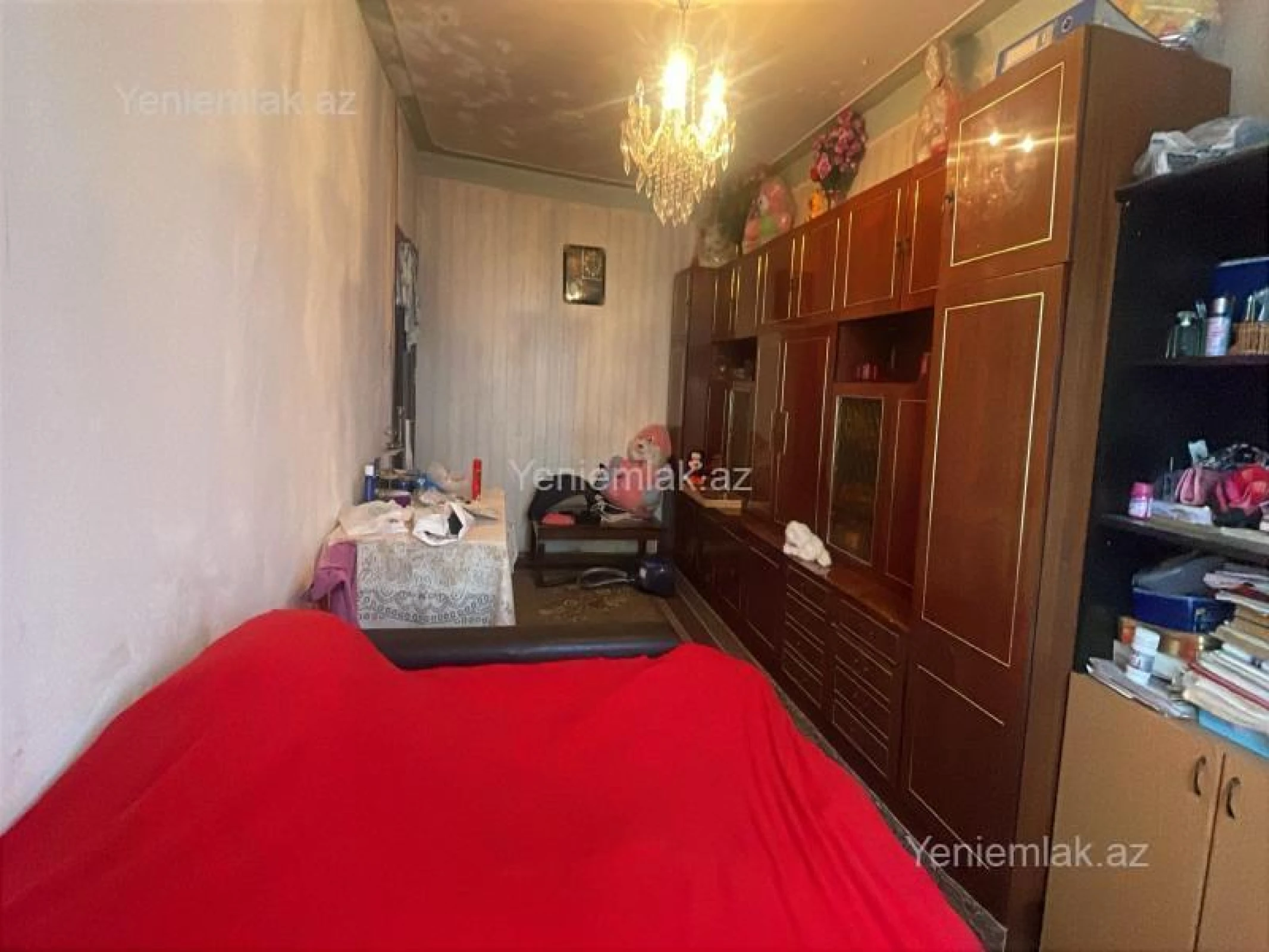 Satılır 4 otaqlı köhnə tikili 90 m²