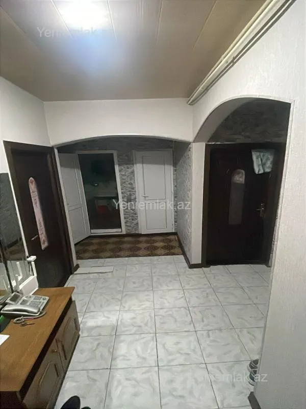 Satılır 4 otaqlı köhnə tikili 90 m²