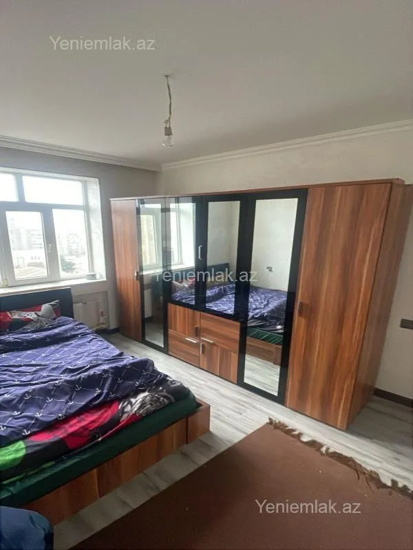 Satılır 4 otaqlı köhnə tikili 90 m²
