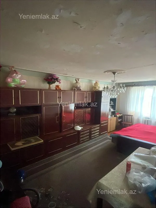 Satılır 4 otaqlı köhnə tikili 90 m²