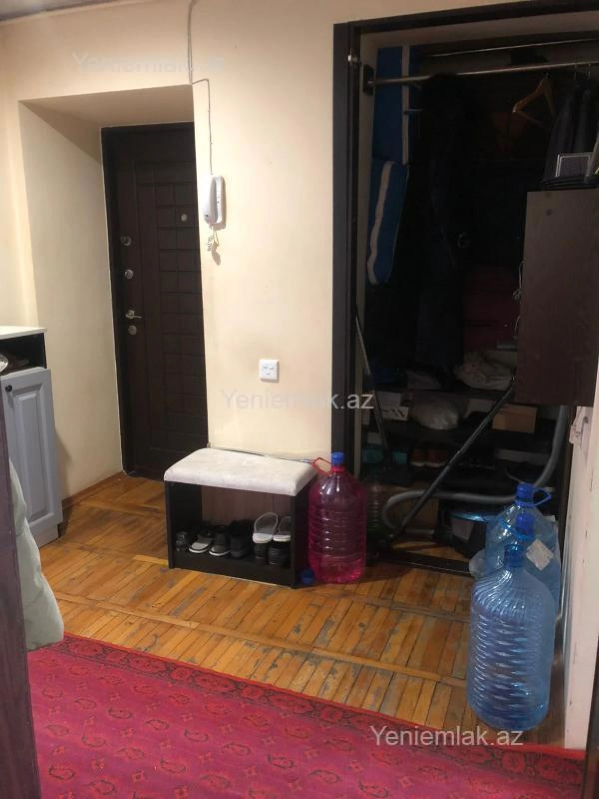 Satılır 2 otaqlı köhnə tikili 65 m²