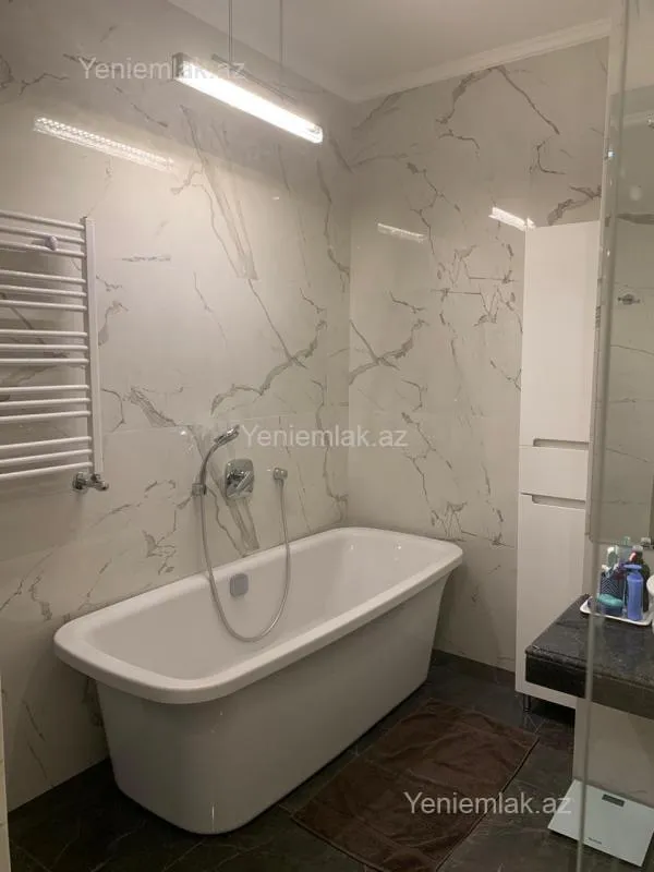 Satılır 3 otaqlı yeni tikili 110 m²