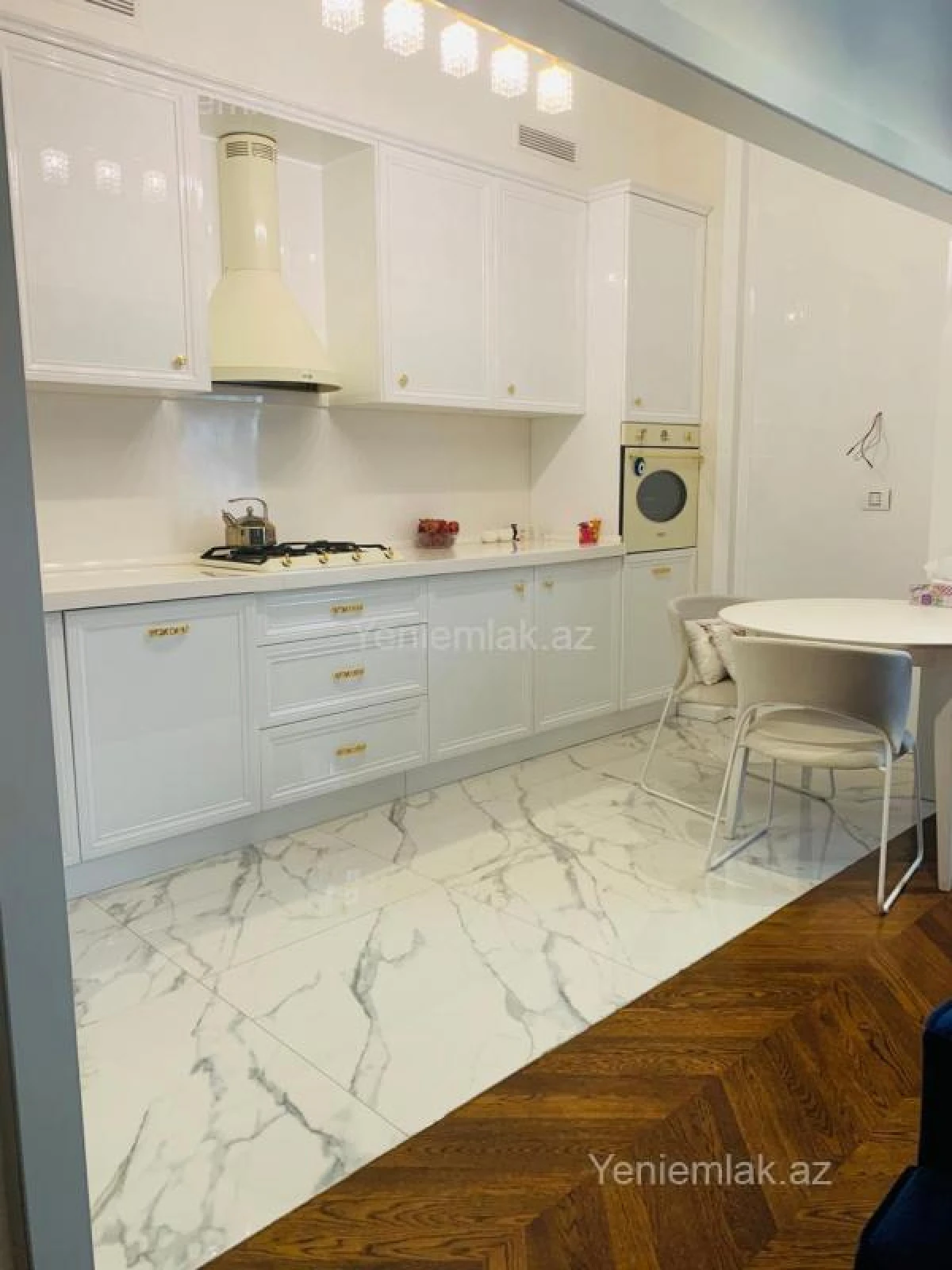 Satılır 3 otaqlı yeni tikili 110 m²