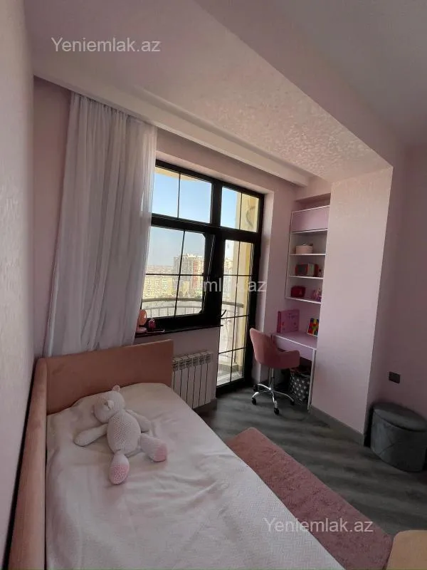 Satılır 4 otaqlı yeni tikili 137 m²