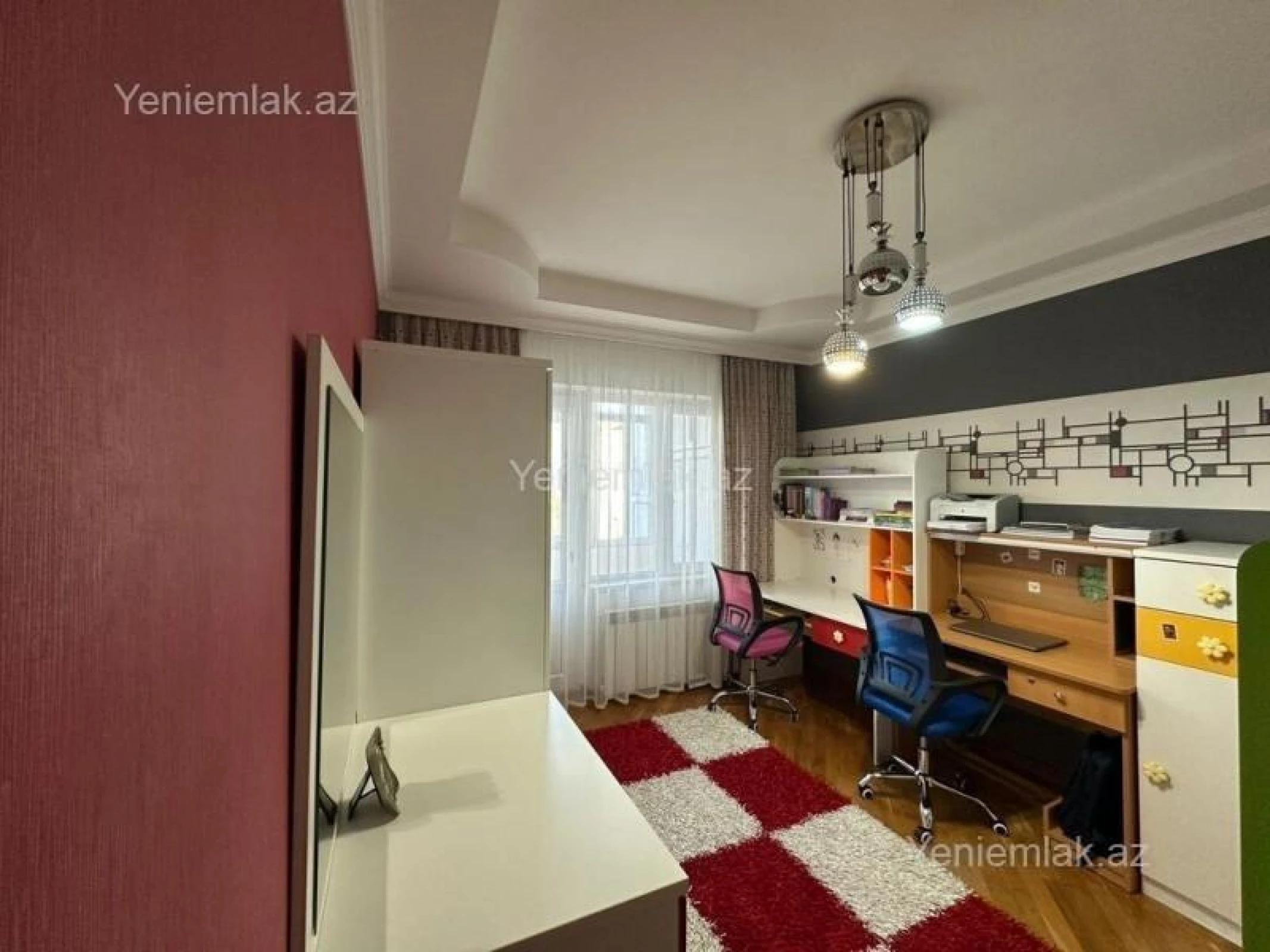 Satılır 4 otaqlı köhnə tikili 120 m²