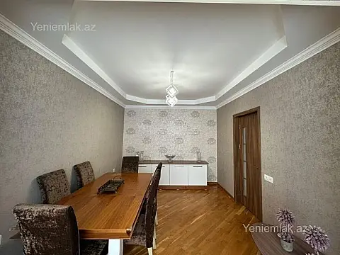Satılır 4 otaqlı köhnə tikili 120 m²