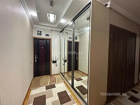 Satılır 4 otaqlı köhnə tikili 120 m²