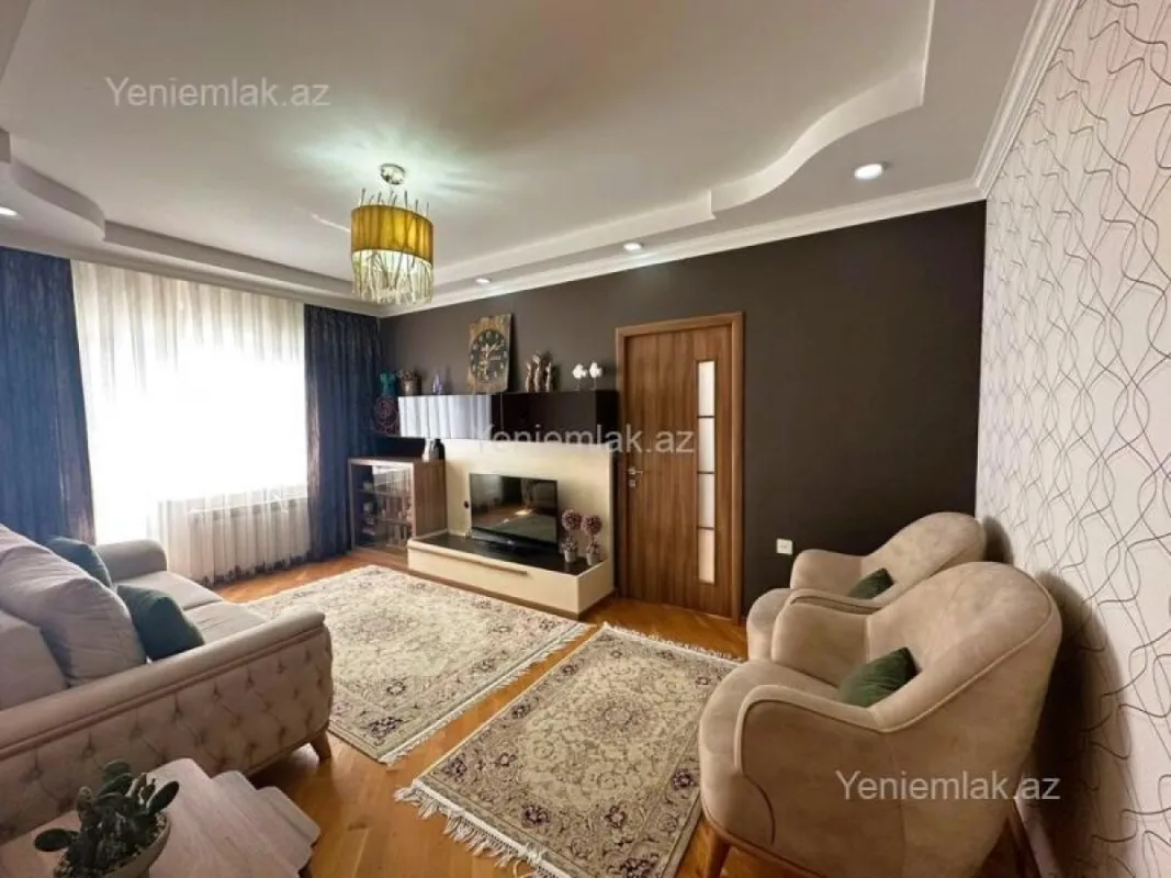 Satılır 4 otaqlı köhnə tikili 120 m²