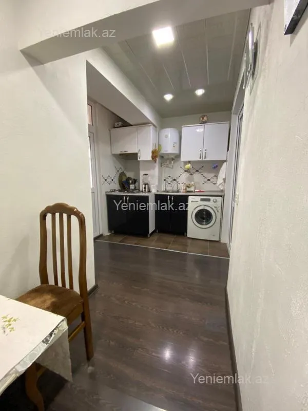 Satılır 4 otaqlı köhnə tikili 110 m²