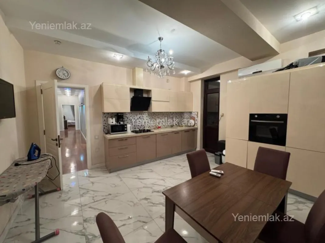 Satılır 4 otaqlı yeni tikili 175 m²