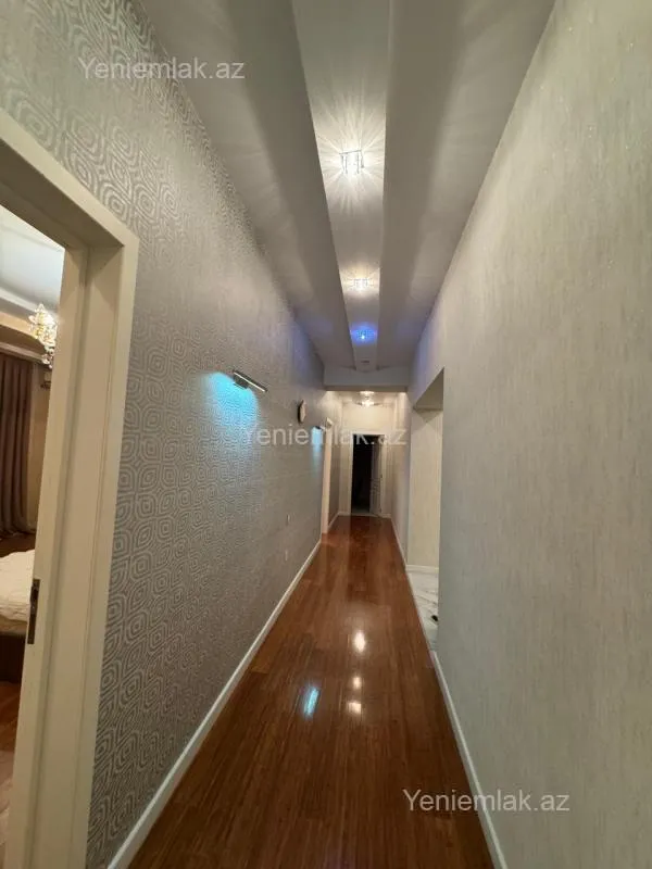 Satılır 4 otaqlı yeni tikili 175 m²