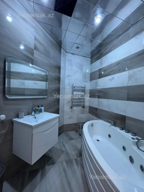 Satılır 4 otaqlı yeni tikili 175 m²