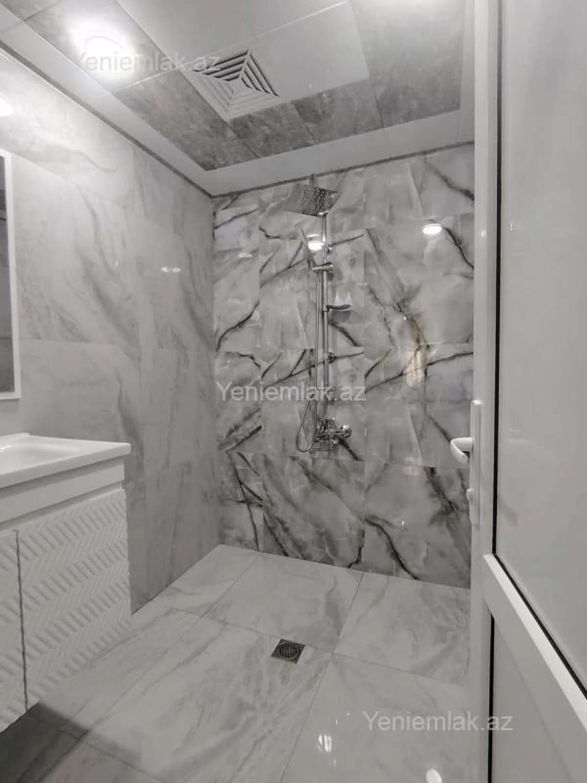 Satılır 3 otaqlı köhnə tikili 76 m²