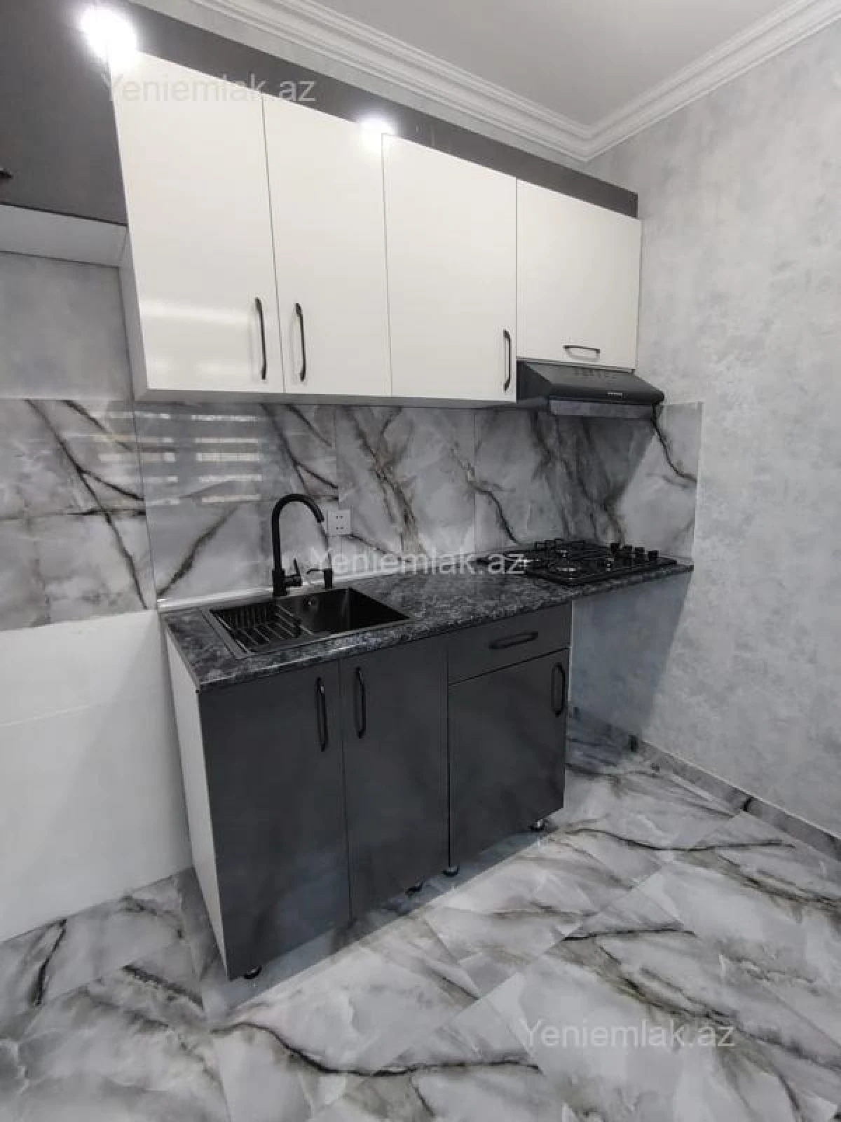 Satılır 3 otaqlı köhnə tikili 76 m²