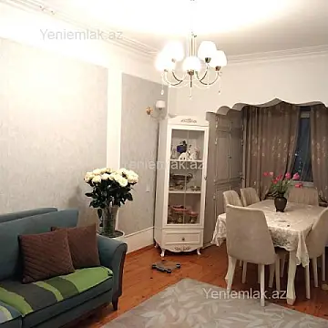 Satılır 3 otaqlı köhnə tikili 90 m²
