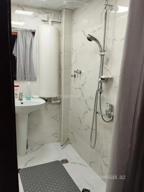 Satılır 2 otaqlı köhnə tikili 40 m²