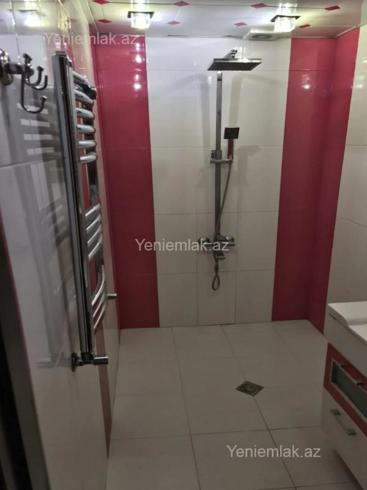 Satılır 3 otaqlı köhnə tikili 80 m²
