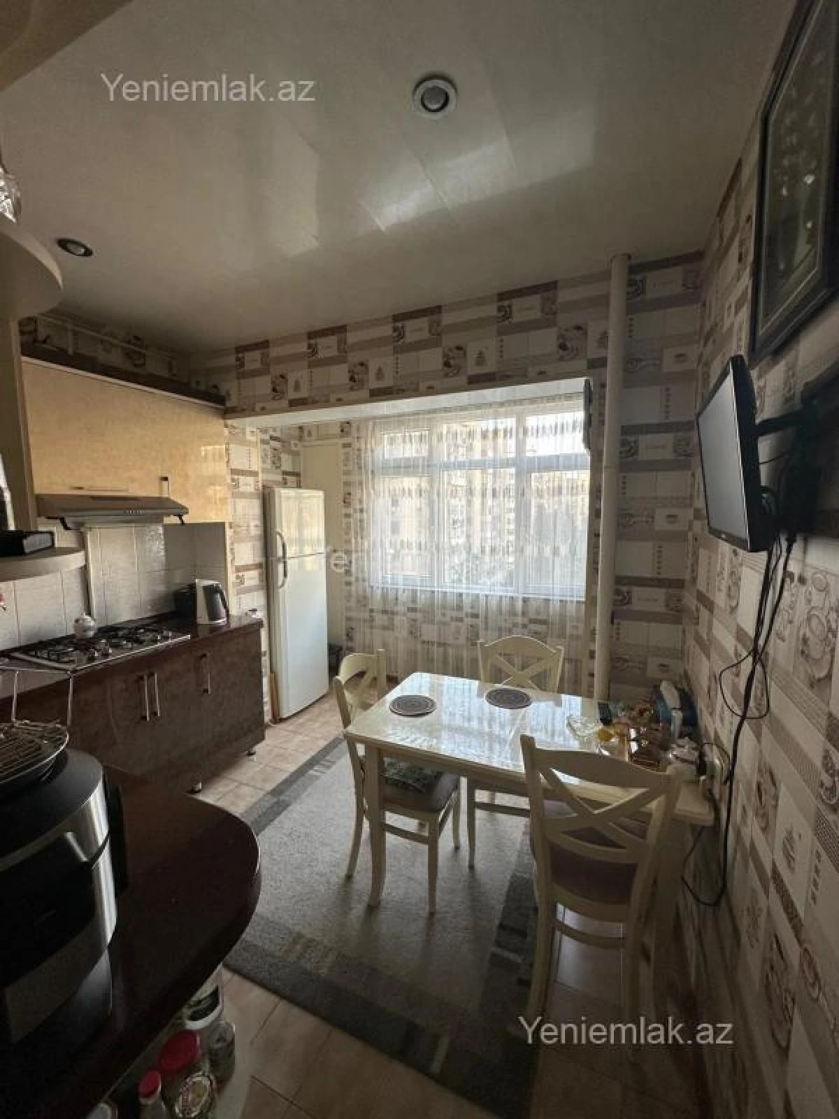 Satılır 3 otaqlı köhnə tikili 90 m²