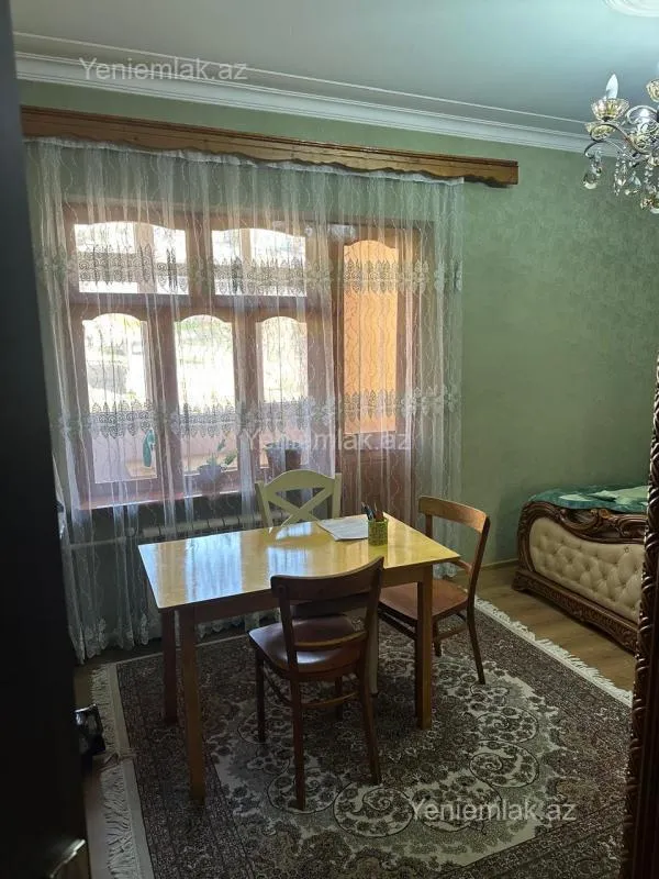 Satılır 3 otaqlı köhnə tikili 90 m²