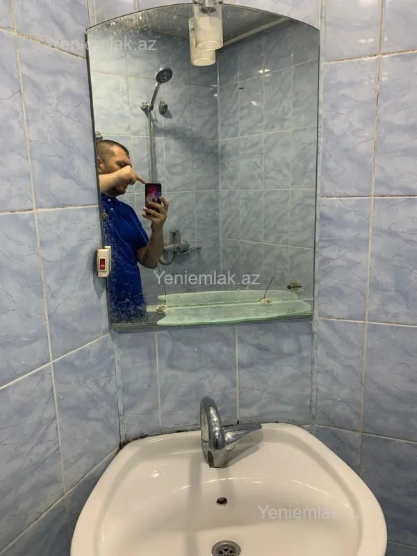 Satılır 2 otaqlı köhnə tikili 60 m²