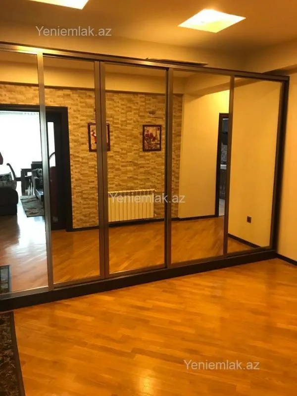 Kirayə verilir 2 otaqlı yeni tikili 95 m²