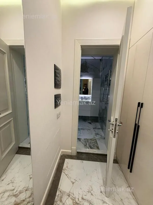 Satılır 2 otaqlı yeni tikili 70 m²