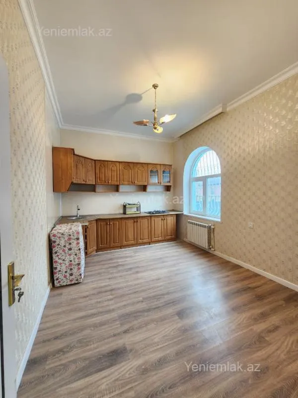 Satılır 4 otaqlı həyət evi 145 m²