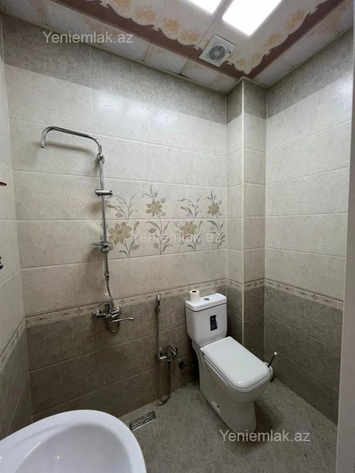 Satılır 4 otaqlı yeni tikili 175 m²