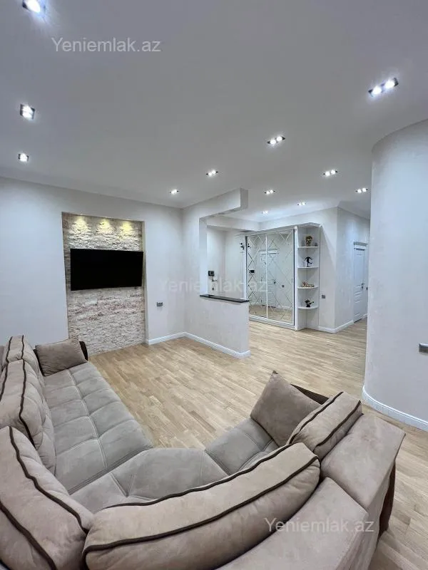 Satılır 4 otaqlı yeni tikili 175 m²