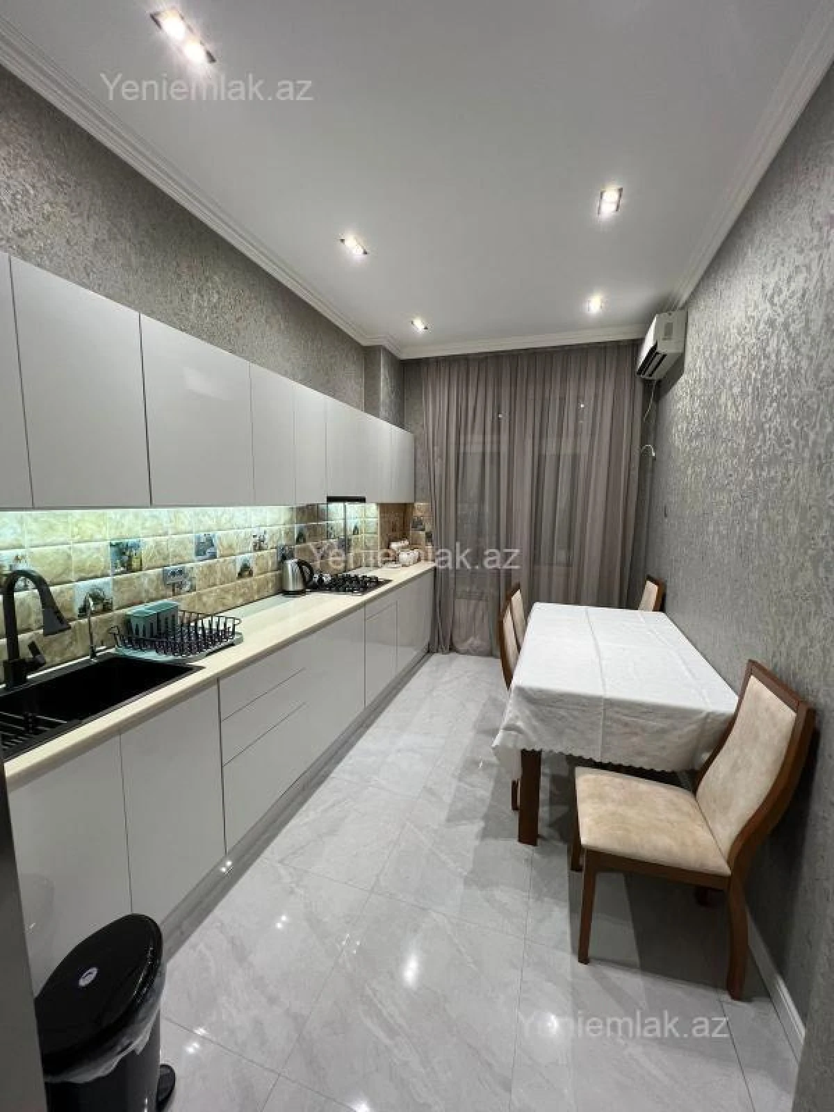 Satılır 4 otaqlı yeni tikili 175 m²