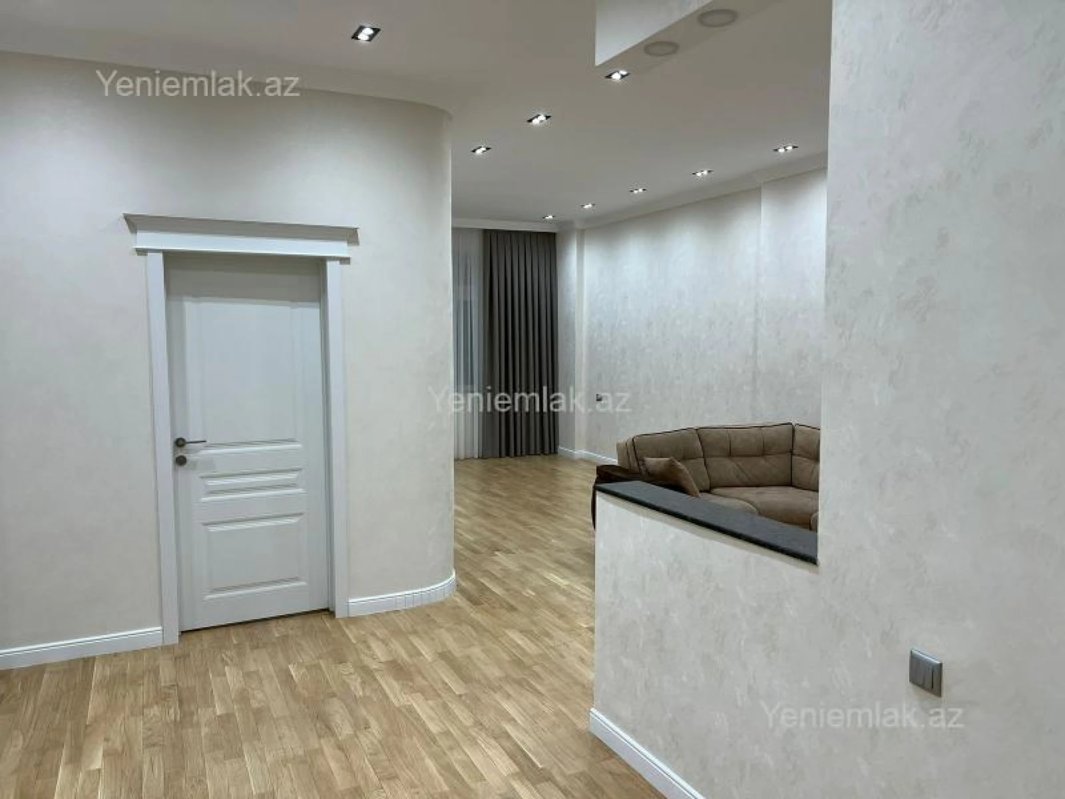 Satılır 4 otaqlı yeni tikili 175 m²