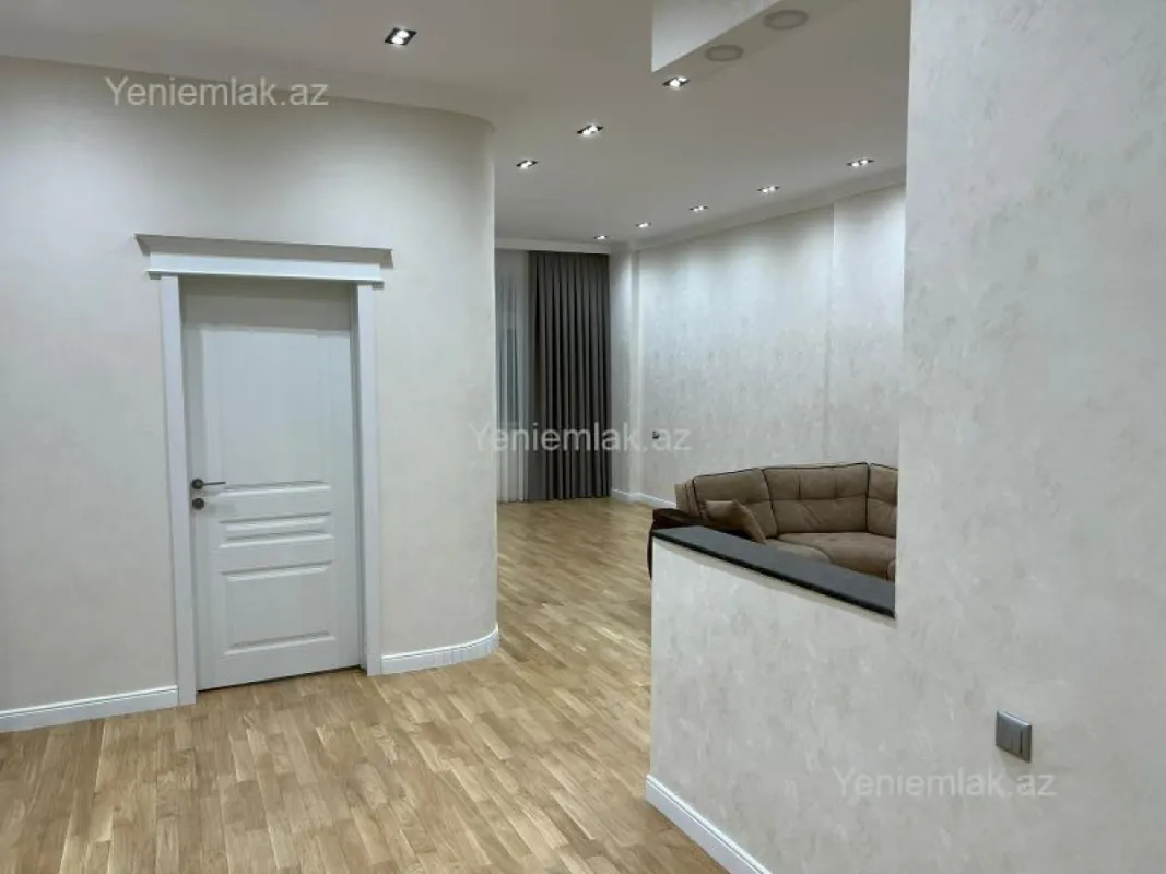 Satılır 4 otaqlı yeni tikili 175 m²