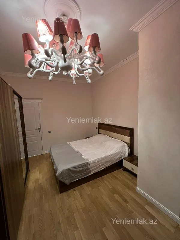 Satılır 4 otaqlı yeni tikili 175 m²
