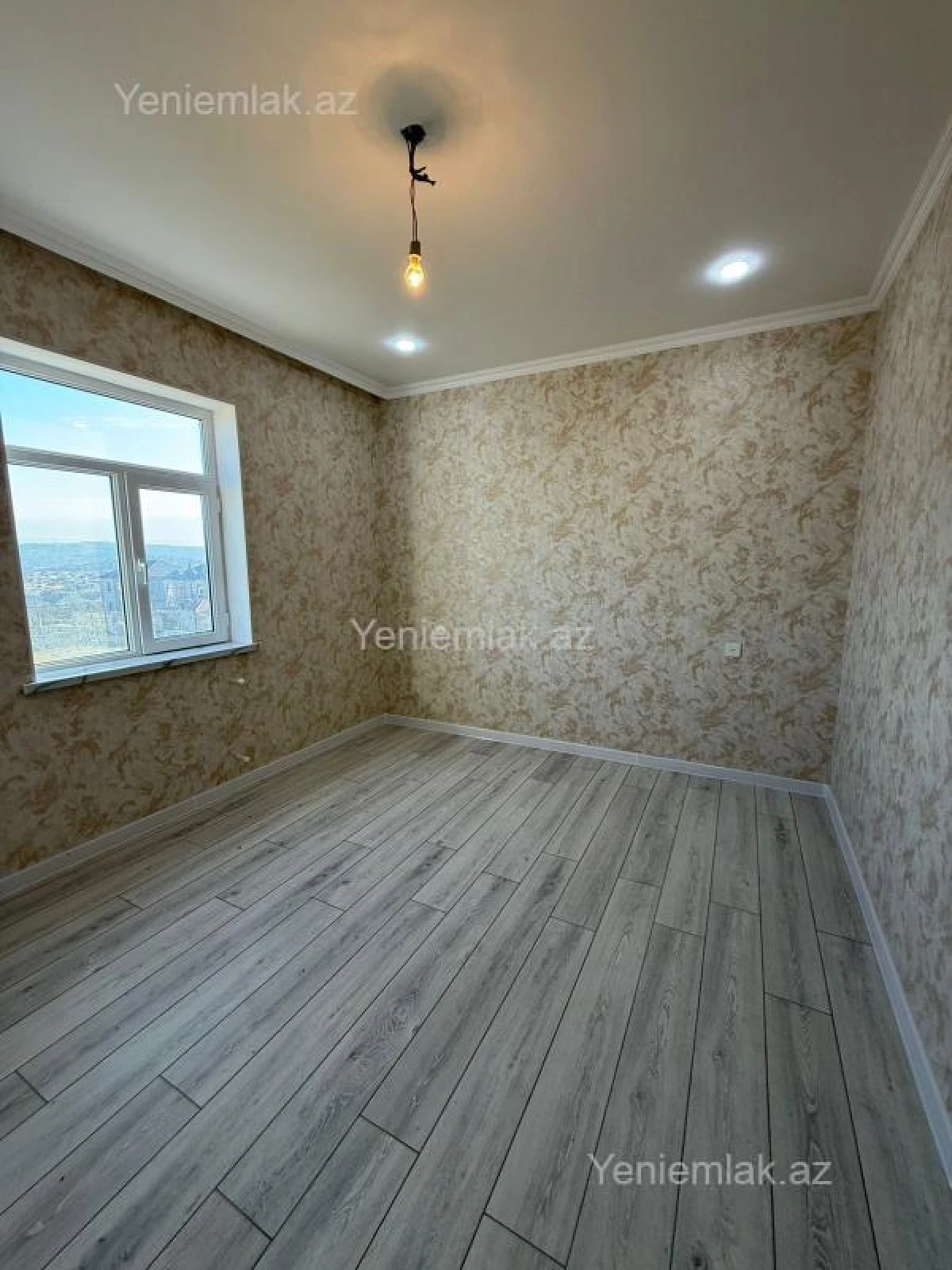 Satılır 4 otaqlı həyət evi 180 m²