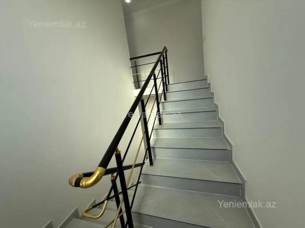 Satılır 4 otaqlı həyət evi 180 m²