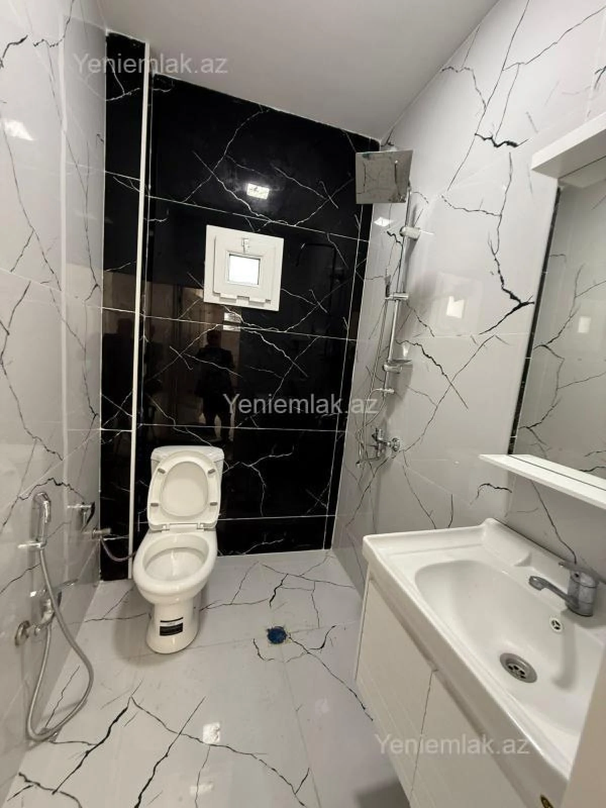 Satılır 4 otaqlı həyət evi 180 m²