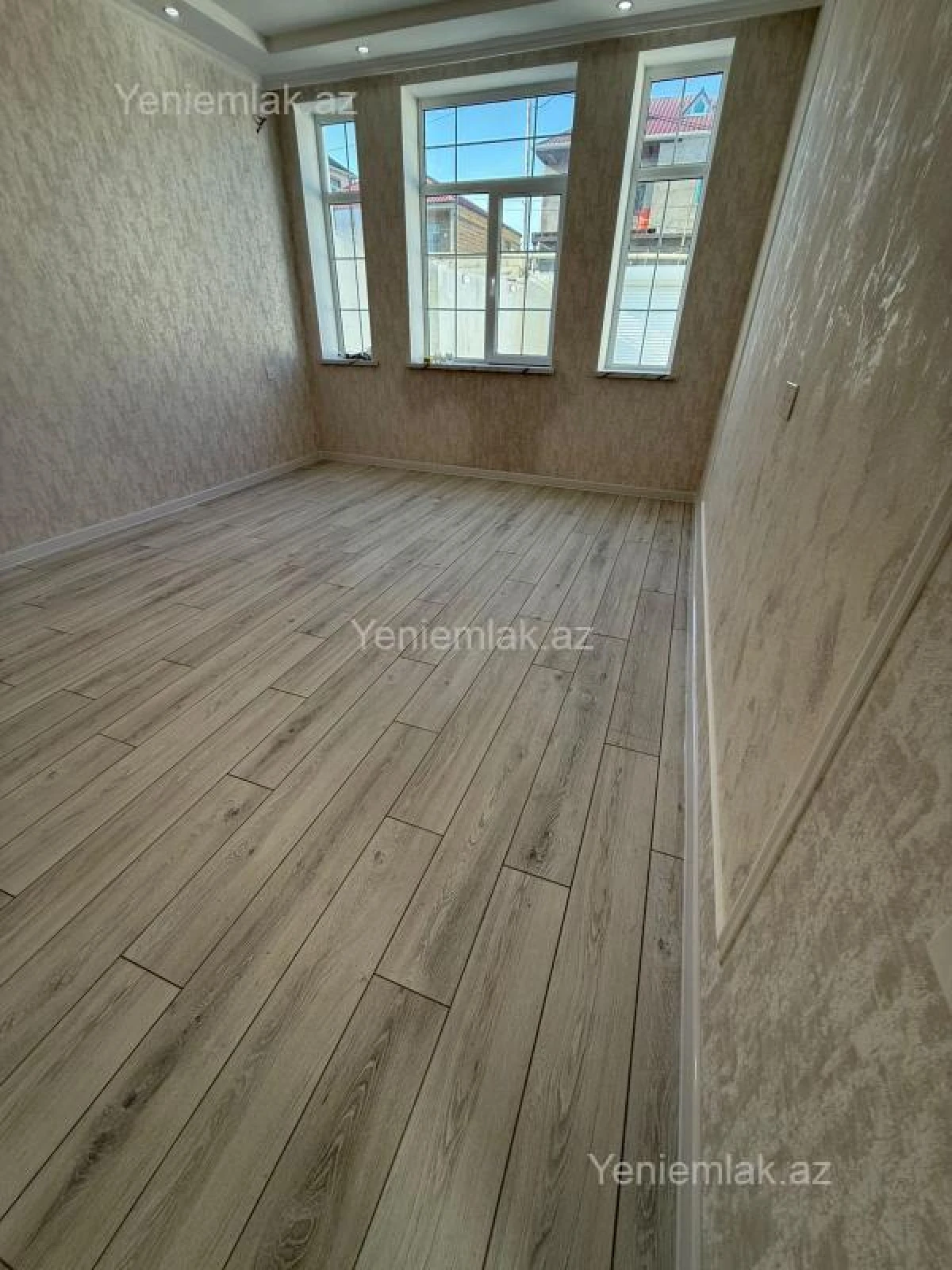 Satılır 4 otaqlı həyət evi 180 m²