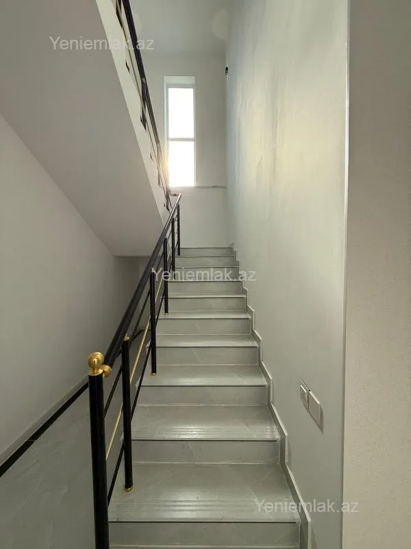 Satılır 4 otaqlı həyət evi 180 m²