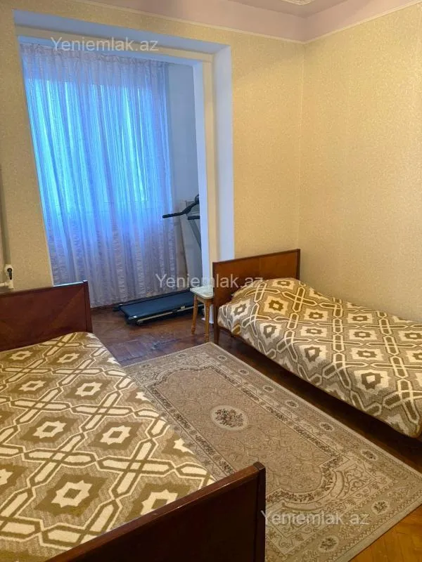 Satılır 3 otaqlı köhnə tikili 75 m²