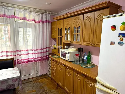 Satılır 3 otaqlı köhnə tikili 75 m²