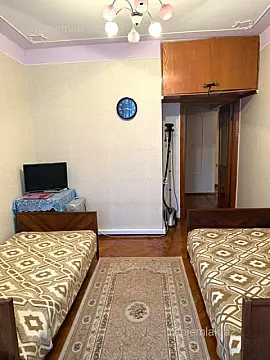 Satılır 3 otaqlı köhnə tikili 75 m²