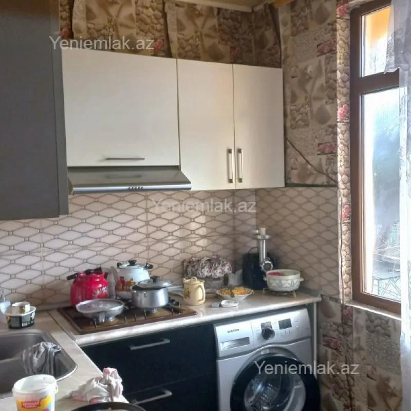 Satılır 2 otaqlı köhnə tikili 55 m²