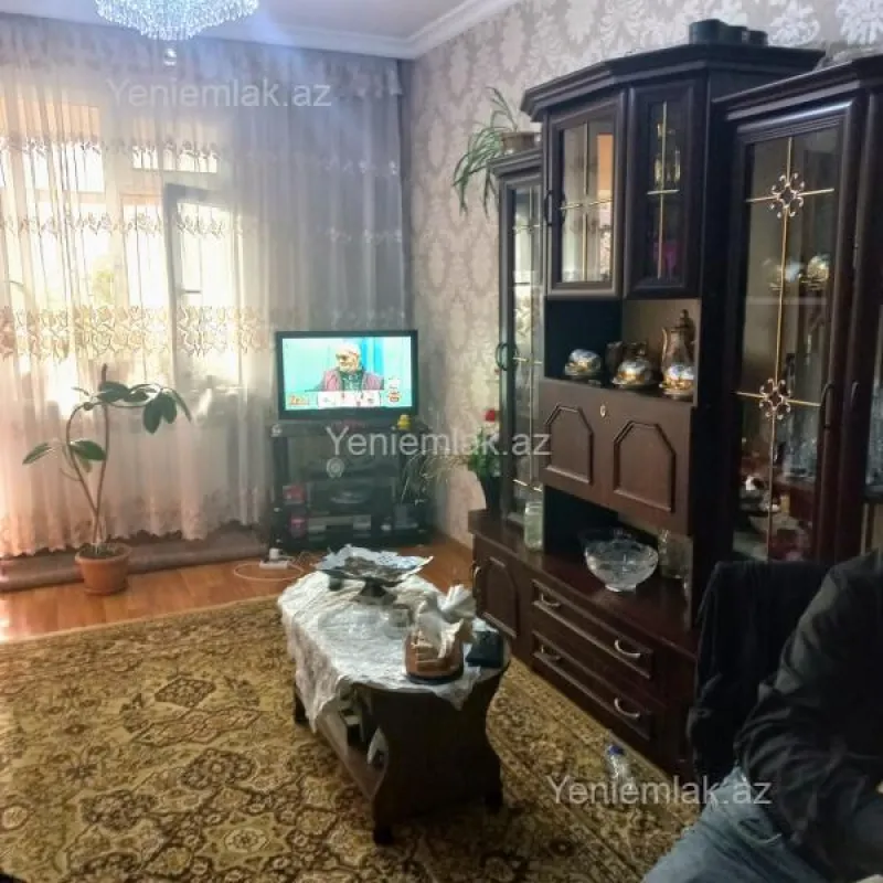 Satılır 2 otaqlı köhnə tikili 55 m²