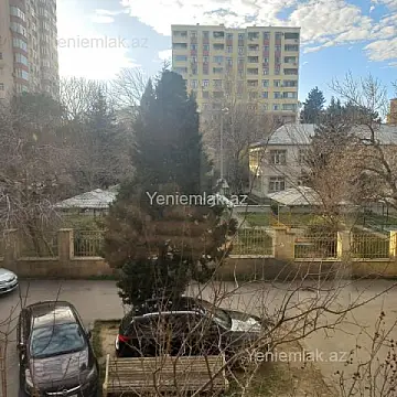 Satılır 2 otaqlı köhnə tikili 55 m²