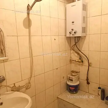 Satılır 2 otaqlı köhnə tikili 55 m²