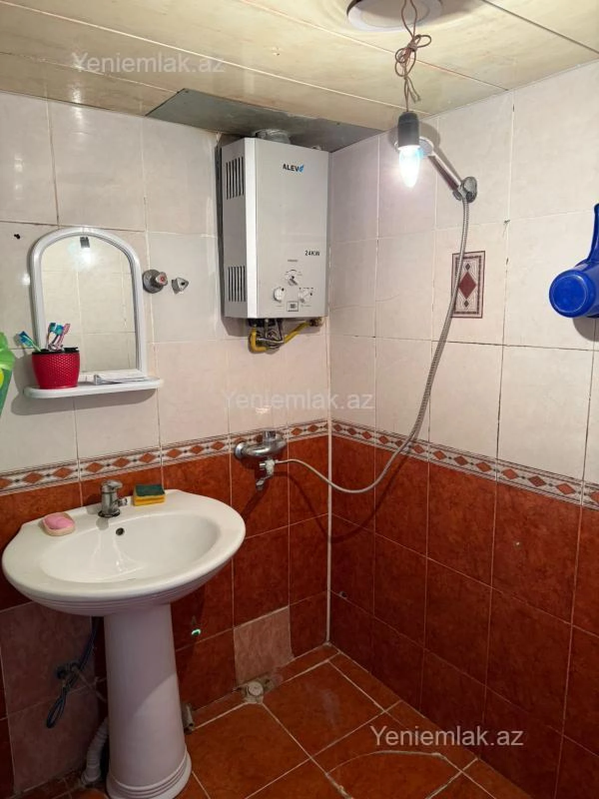 Satılır 2 otaqlı köhnə tikili 42 m²