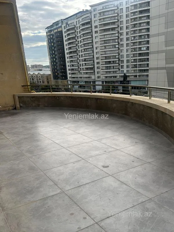 Satılır 4 otaqlı yeni tikili 310 m²